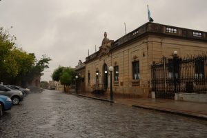 Llovieron apenas 7 mm desde anoche, pero sigue el alerta y se esperan entre 30 y 70 mm