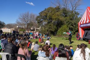 Duggan celebró a las infancias con circo y más