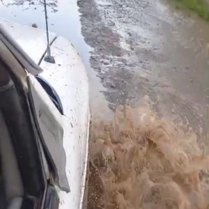 El camino a la Escuela Rural 12, imposible de transitar