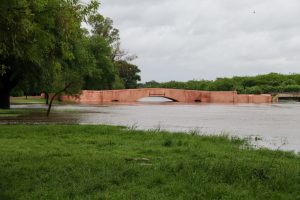 Anoche cayeron 60mm y el Municipio emite alertas por posible desborde del río