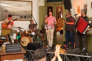 Noche de folclore en el Mitre