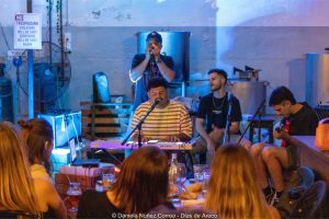 Wen Oviedo le puso rock a la noche de Leyenda Urbana