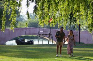 Arequeros y turistas disfrutan de la costanera