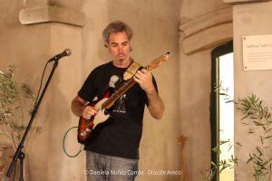 Noche acústica con Jerónimo en Vuelo en Santo Café