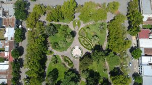 Las plazas, parte de la identidad de Areco