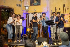 Homenaje a Raúl Carnota abriendo las noches de música en vivo del Bar San Martín