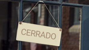 Mientras cae el consumo, cierran varios negocios locales