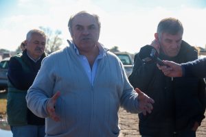 Ingeniero de Hidráulica de la provincia se reunió con vecinos preocupados por la obra de ensanche del río