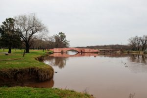 Cayeron 95 mm y el río llegó a casi 2 metros