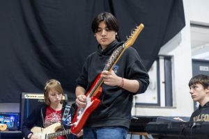 El taller de rock de la Escuela Municipal de Música, ayer en la Técnica
