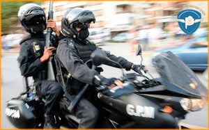 Persecución y balas de goma, ¿la “solución” de Ratto al problema de las motos?